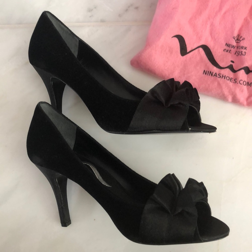 Nina black bow 3” heels 👠 like new